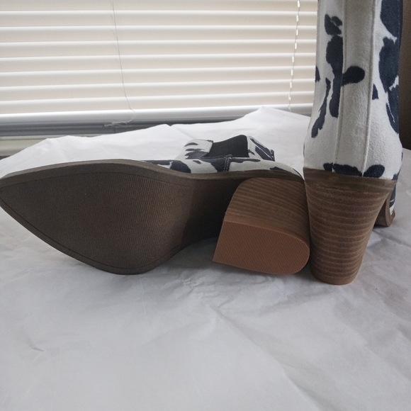 Cowhide western Kathaya style faux Suede shoe boot Size 8 - Picture 6 of 9